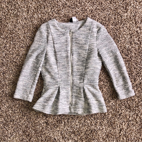 Gray and White h&m shirt - Picture 2 of 7